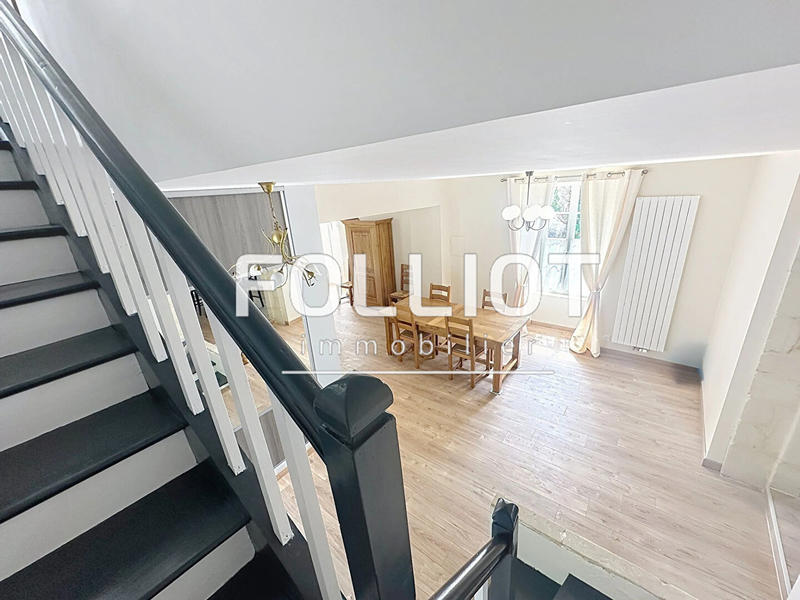 Maison - 309 m² - 10 pièces