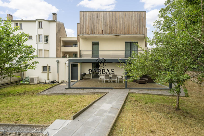 Duplex - 302 m² - 10 pièces