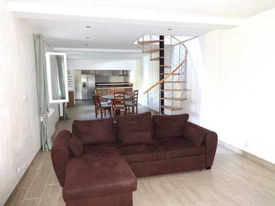 Maison - 99 m² - 6 pièces