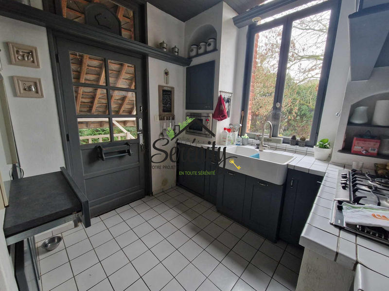 Maison - 180 m² - 8 pièces