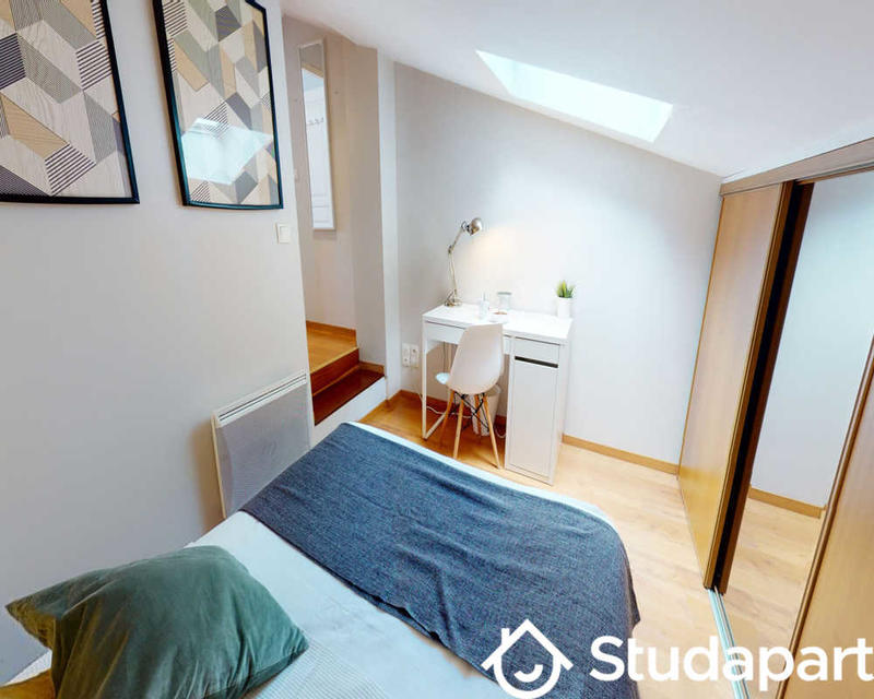 Chambre - 90 m² - 1 pièce