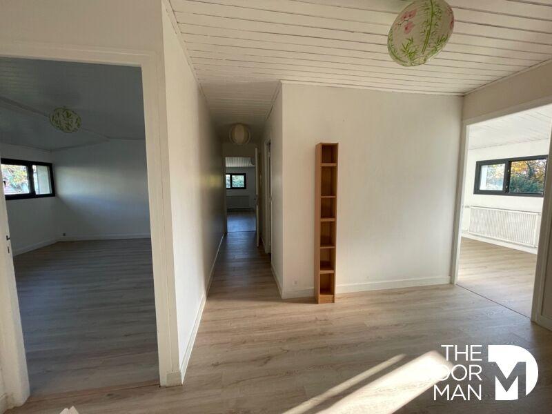 Maison - 204 m² - 5 pièces