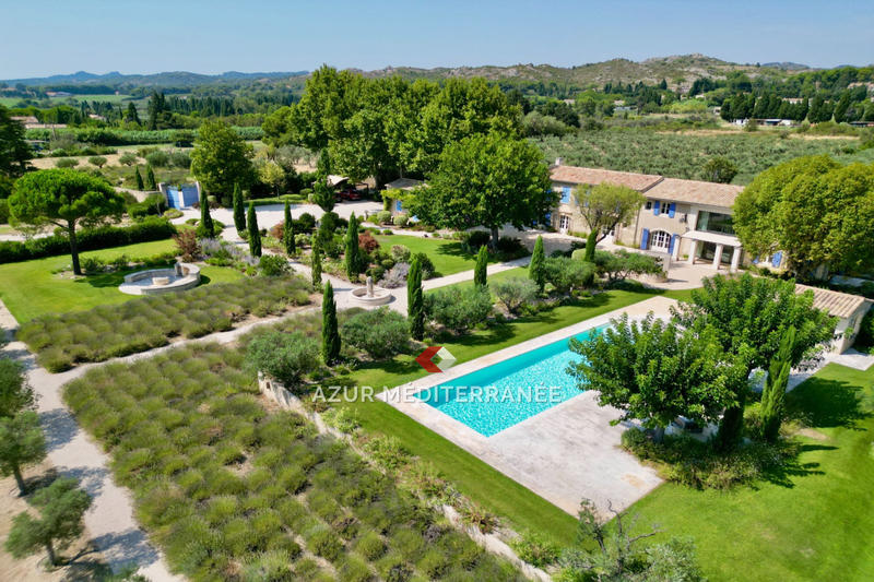 Mas - 350 m² - 7 pièces