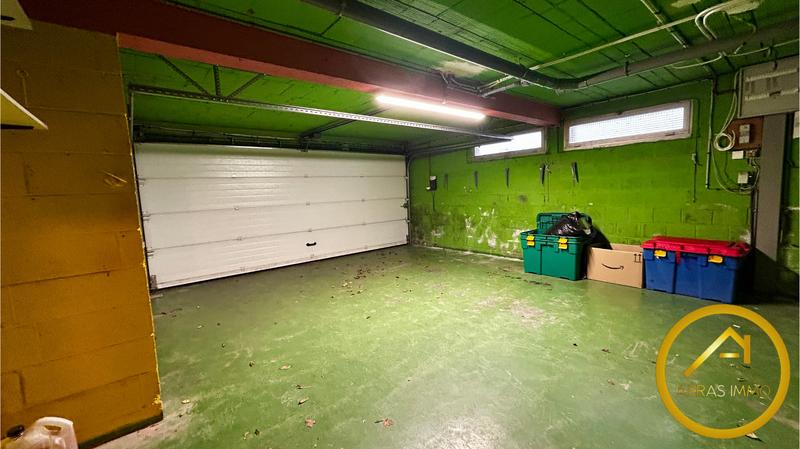 Maison - 210 m² - 10 pièces