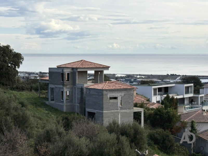 Maison - 203 m² - 5 pièces