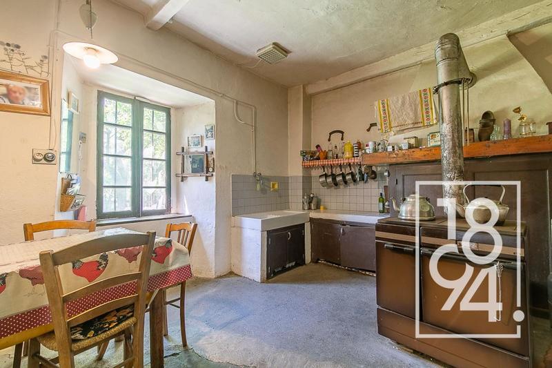 Maison - 300 m² - 4 pièces