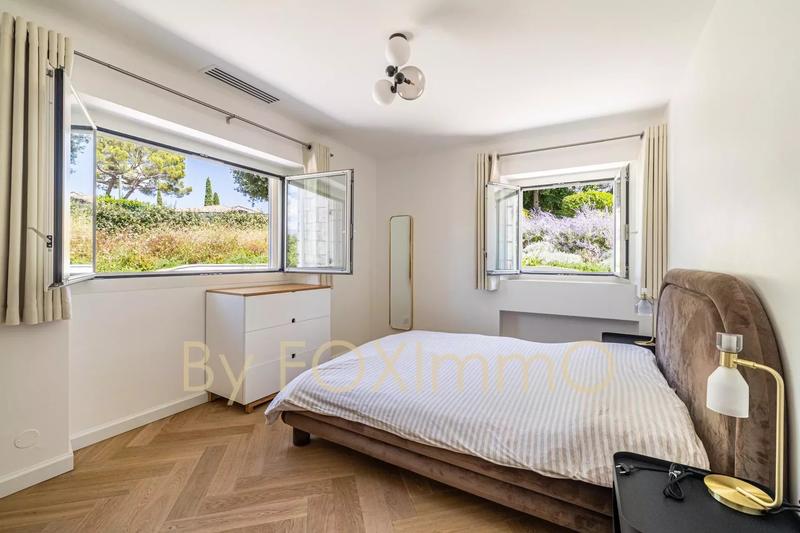 Villa - 214 m² - 6 pièces