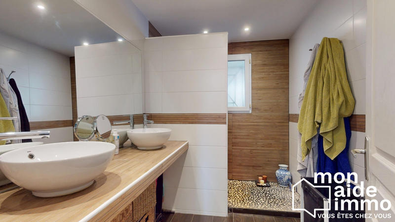 Maison traditionnelle - 170 m² - 6 pièces