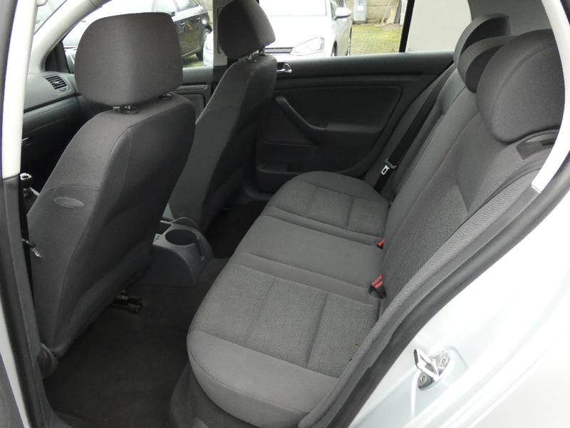 Volkswagen Golf 1.6 102 Trend