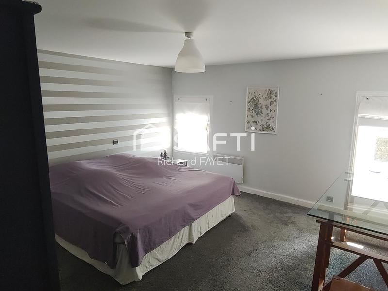 Maison - 211 m² - 7 pièces