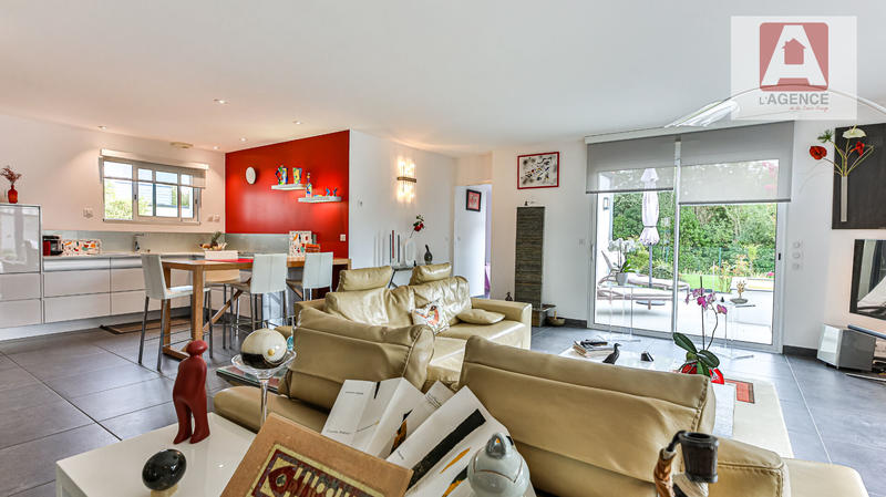 Maison - 187 m² - 6 pièces