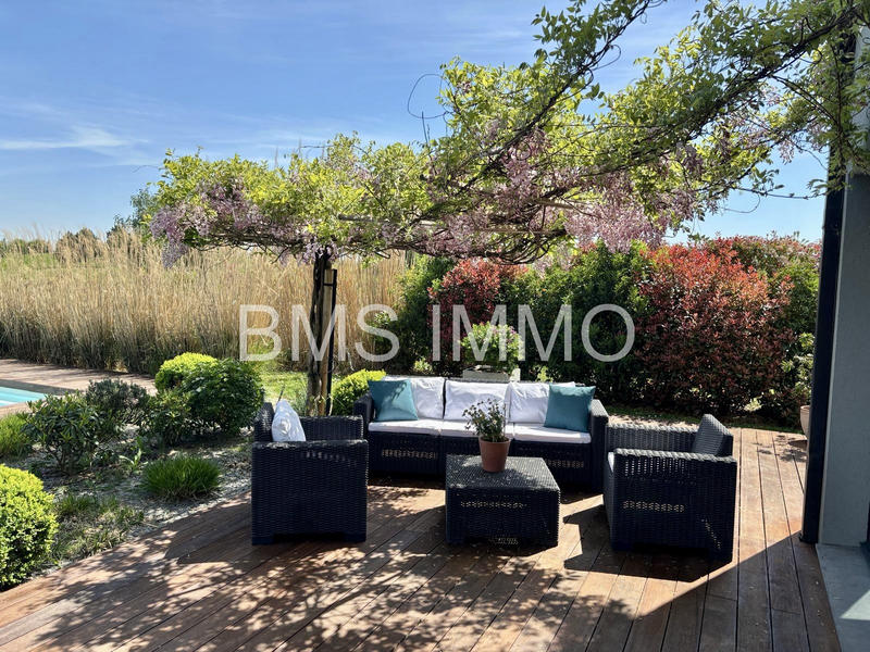 Maison - 245 m² - 6 pièces