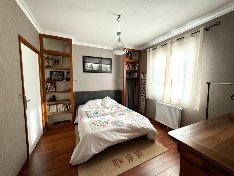 Maison - 215 m² - 8 pièces