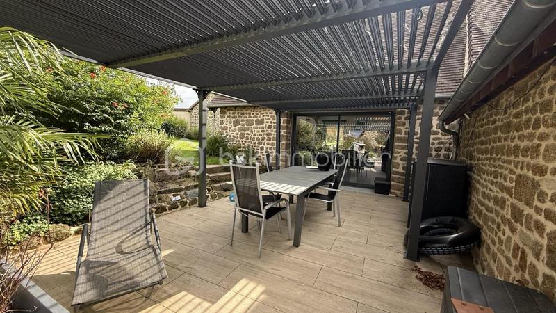 Maison - 163 m² - 6 pièces