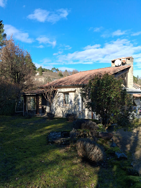 Propriété - 95 m² - 4 pièces