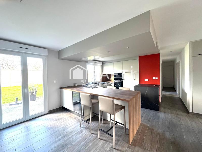 Maison - 92 m² - 4 pièces
