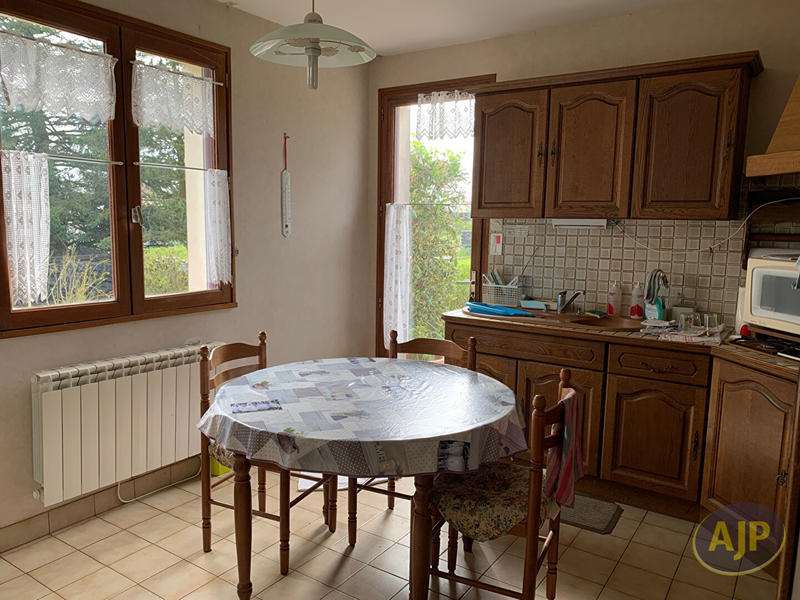 Maison - 99 m² - 5 pièces