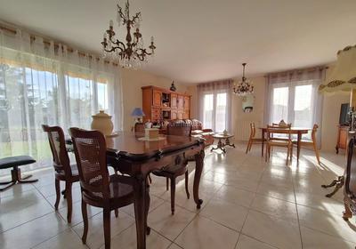 Maison - 99 m² - 4 pièces