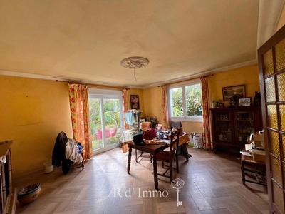 Maison - 168 m² - 9 pièces