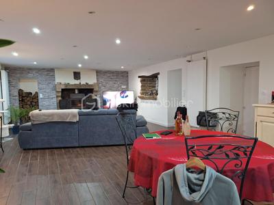 Maison en pierre - 220 m² - 9 pièces