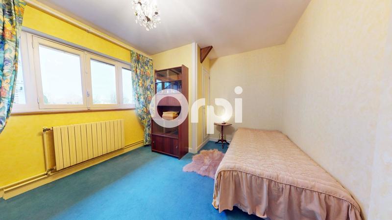 Maison - 230 m² - 8 pièces