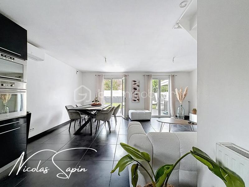 Maison - 101 m² - 5 pièces