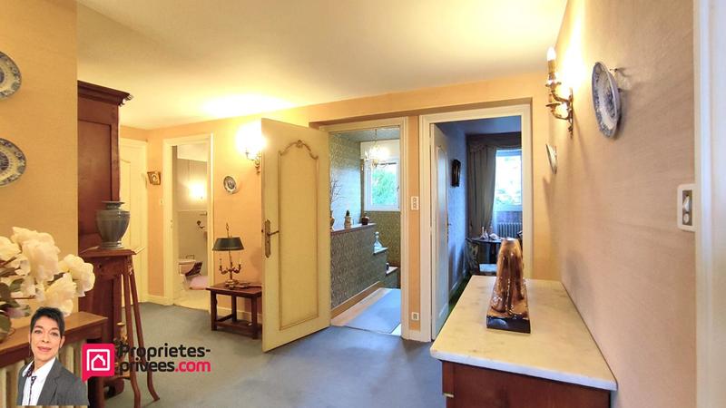 Maison - 218 m² - 8 pièces