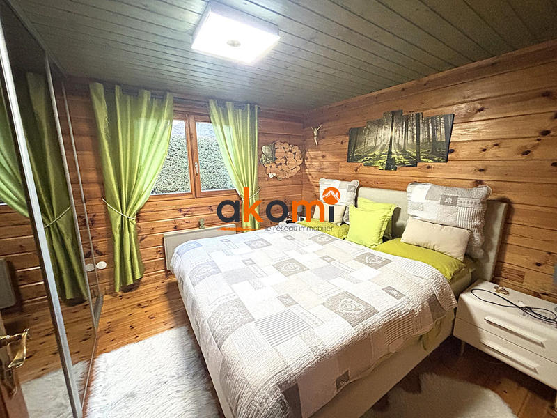 Maison traditionnelle - 241 m² - 10 pièces