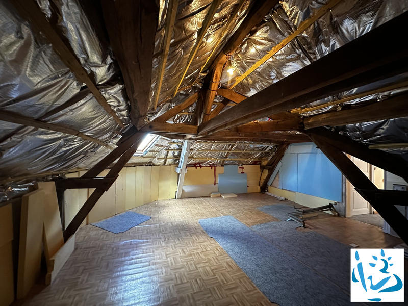 Maison - 180 m² - 8 pièces