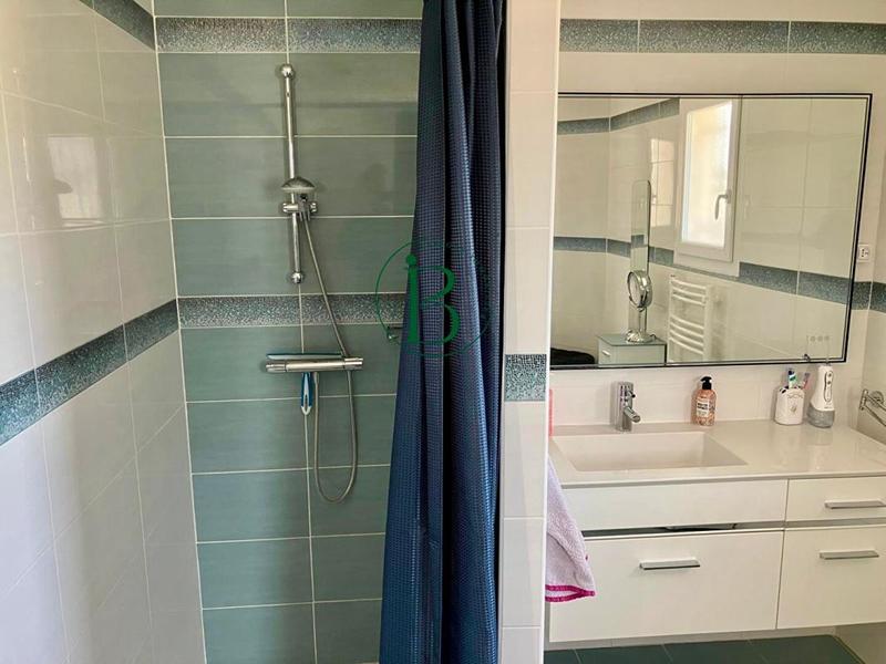 Villa - 175 m² - 6 pièces