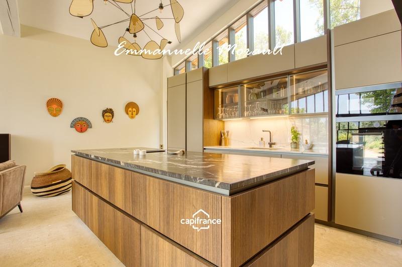 Propriété - 487 m² - 10 pièces