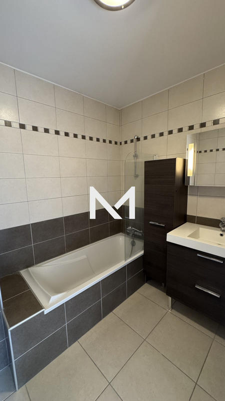 Appartement - 100 m² - 3 pièces