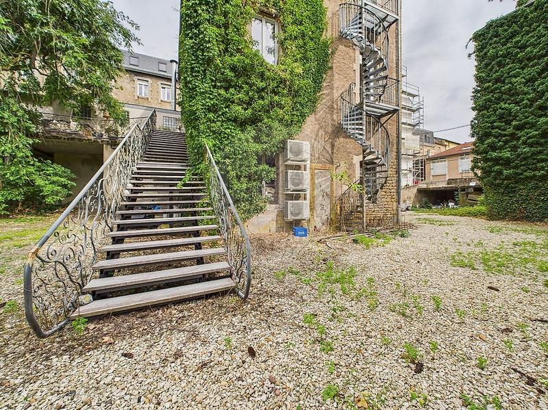 Appartement - 200 m² - 10 pièces