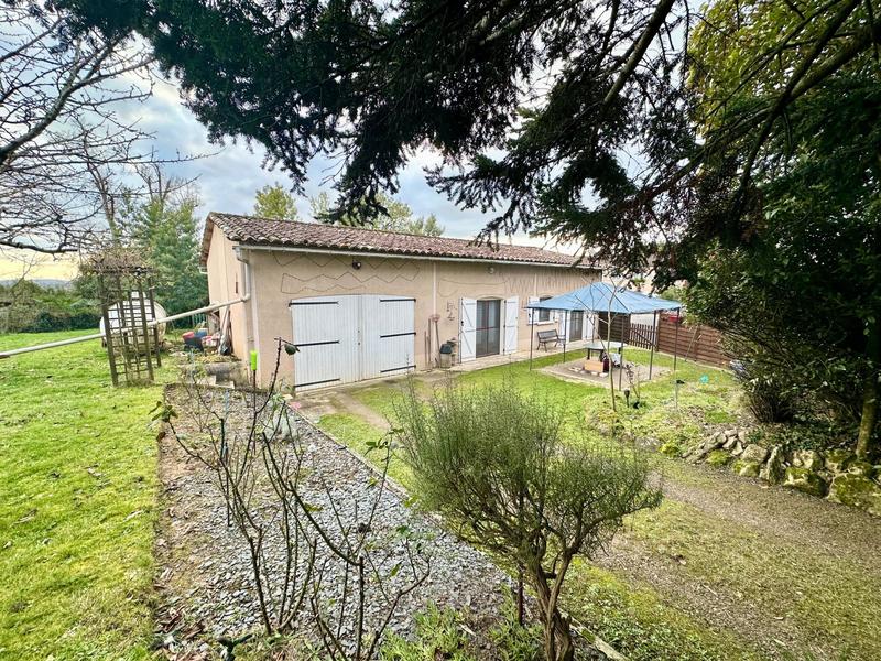 Maison - 455 m² - 18 pièces