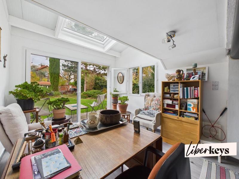 Maison - 223 m² - 7 pièces