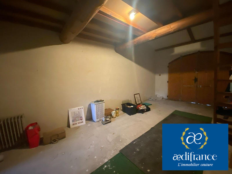 Maison traditionnelle - 231 m² - 9 pièces