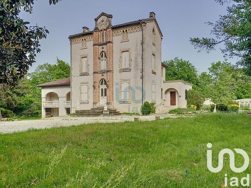 Maison - 445 m² - 11 pièces