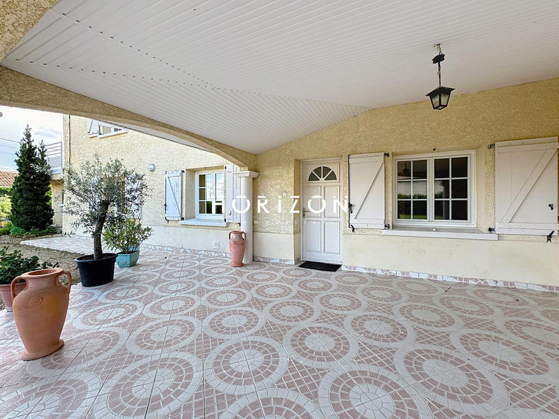 Maison - 201 m² - 6 pièces