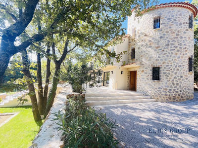 Villa - 310 m² - 10 pièces