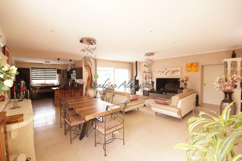 Maison - 135 m² - 5 pièces