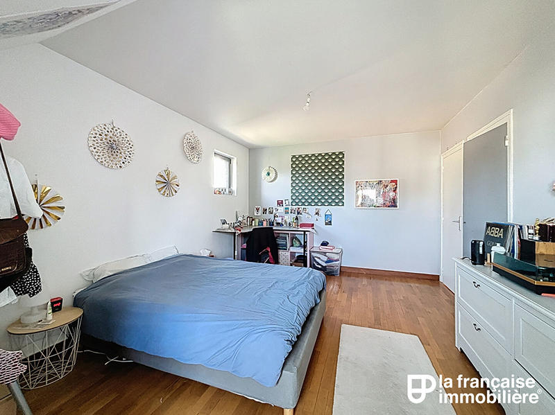 Maison - 181 m² - 8 pièces