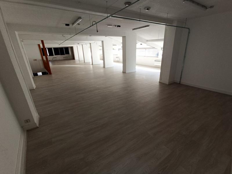 Local commercial - 220 m²