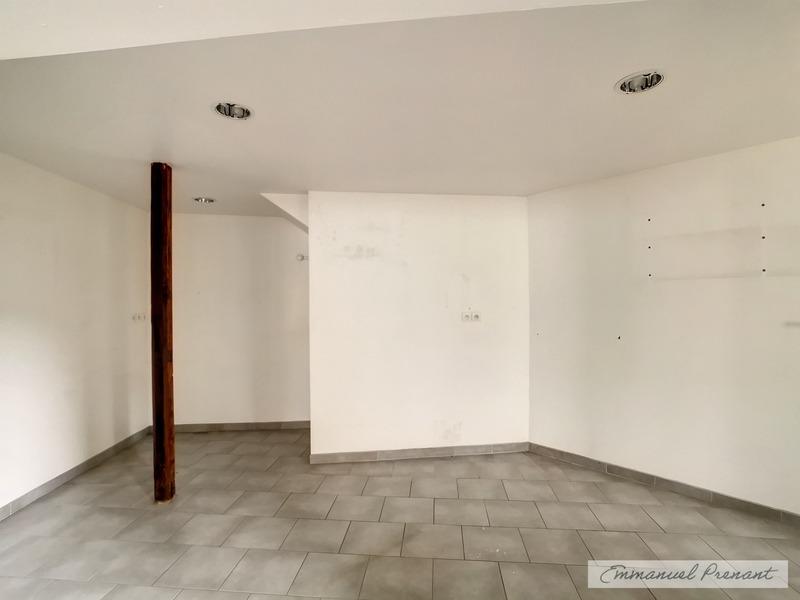 Local commercial - 242 m² - 7 pièces