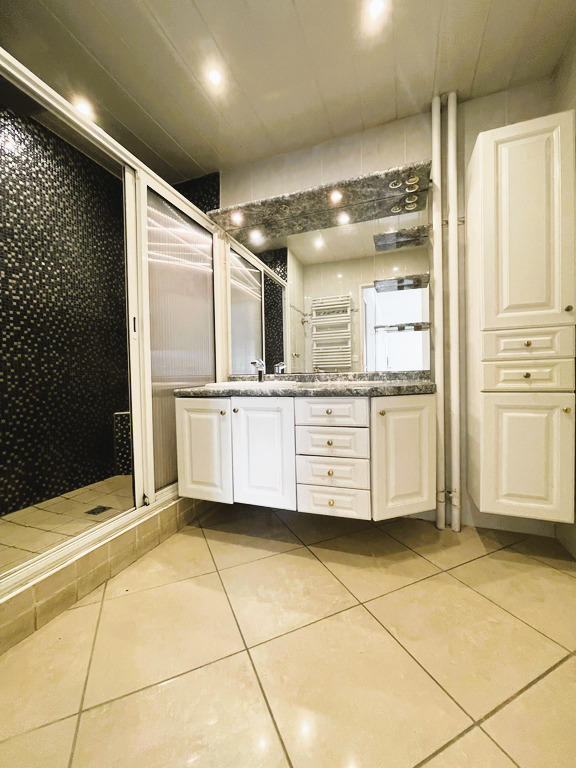 Appartement - 86 m² - 4 pièces