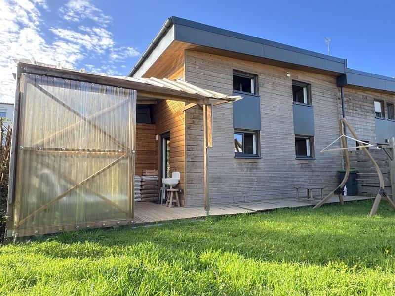 Maison - 84 m² - 4 pièces