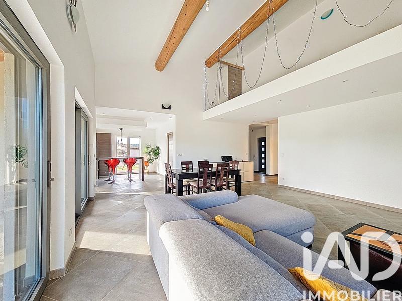 Maison - 199 m² - 6 pièces