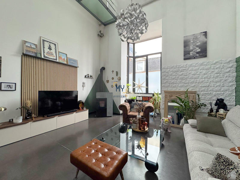 Loft - 145 m² - 6 pièces