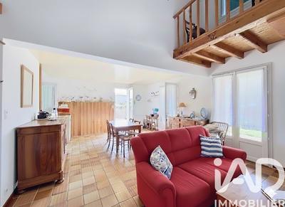 Maison - 95 m² - 4 pièces