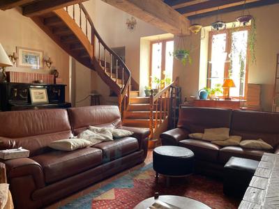 Maison - 280 m² - 7 pièces