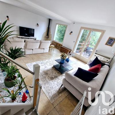 Maison - 136 m² - 9 pièces